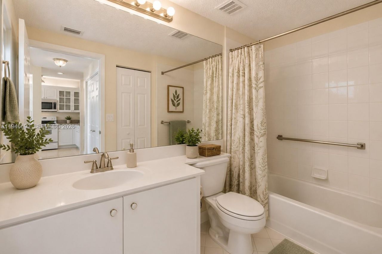 7623 Southampton Ter, Unit 312, Tamarac, FL 33321 Photo