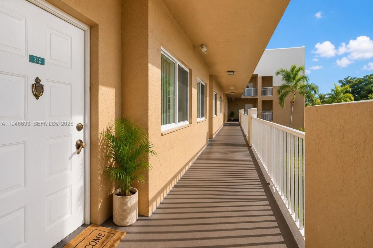 7623 Southampton Ter, Unit 312, Tamarac, FL 33321 Photo