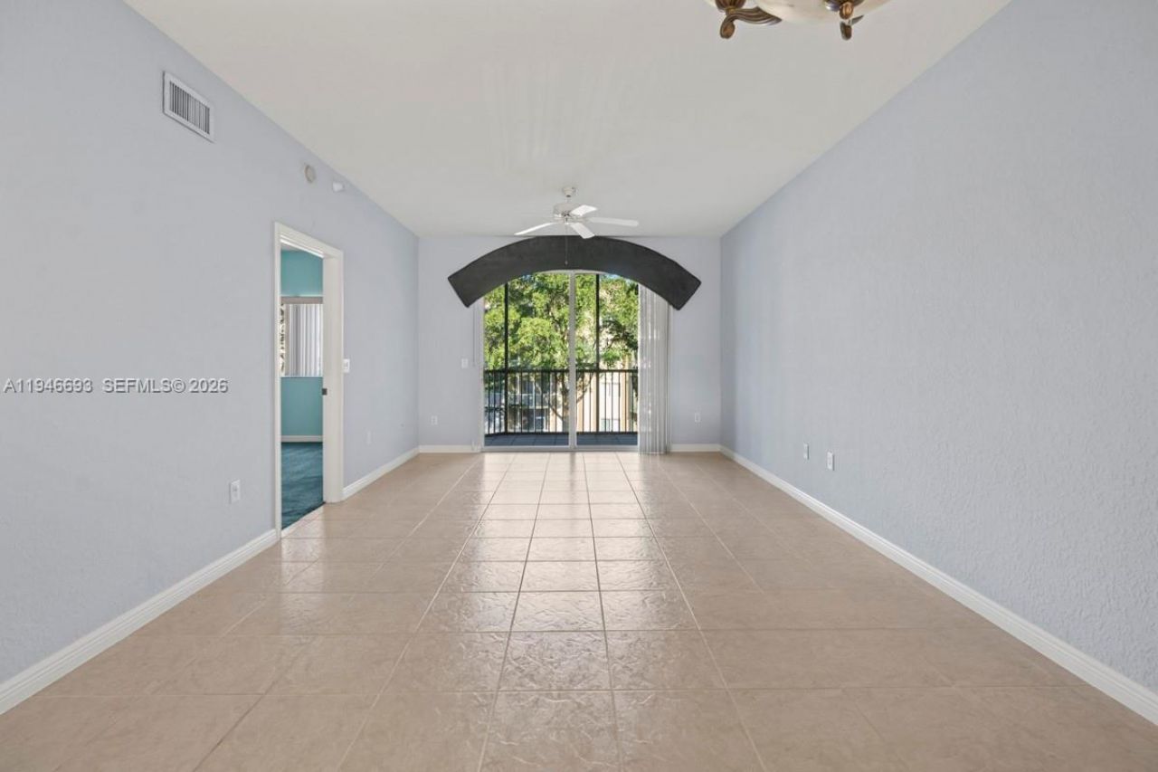 7623 Southampton Ter, Unit 312, Tamarac, FL 33321 Photo