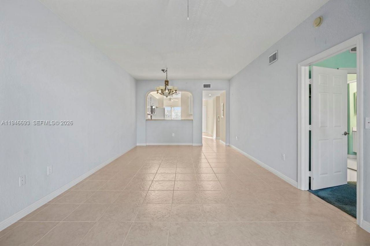 7623 Southampton Ter, Unit 312, Tamarac, FL 33321 Photo