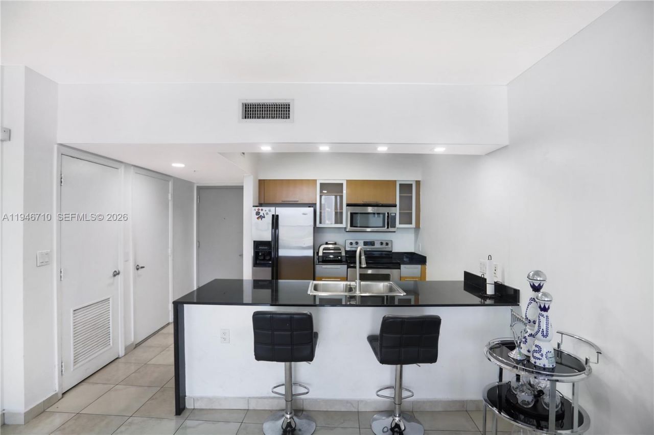 1750 N Bayshore Dr, Unit 3210, Miami, FL 33132 Photo