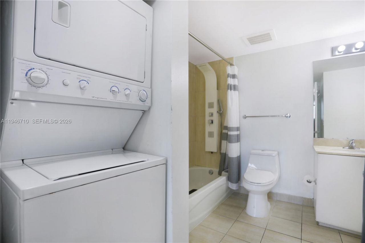 1750 N Bayshore Dr, Unit 3210, Miami, FL 33132 Photo