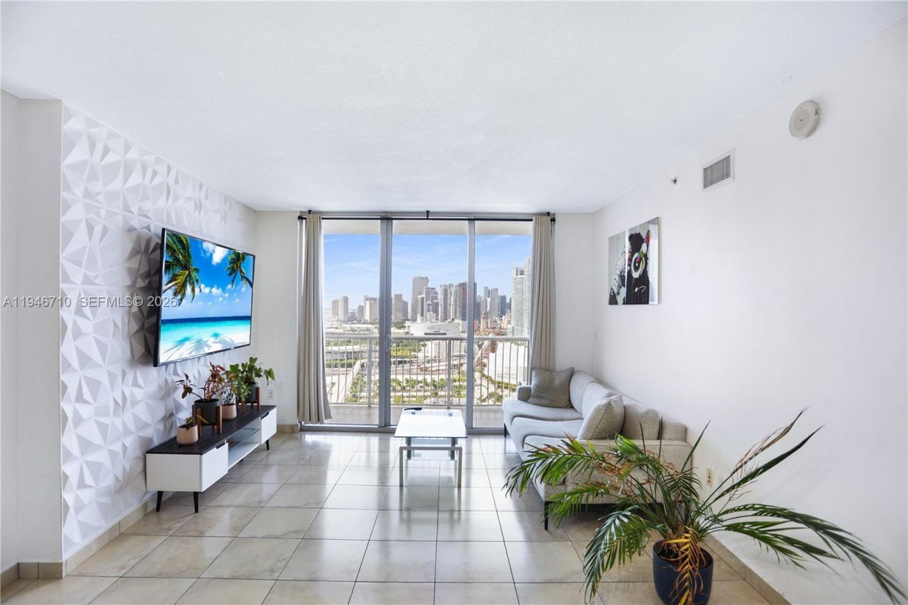1750 N Bayshore Dr, Unit 3210, Miami, FL 33132 Photo
