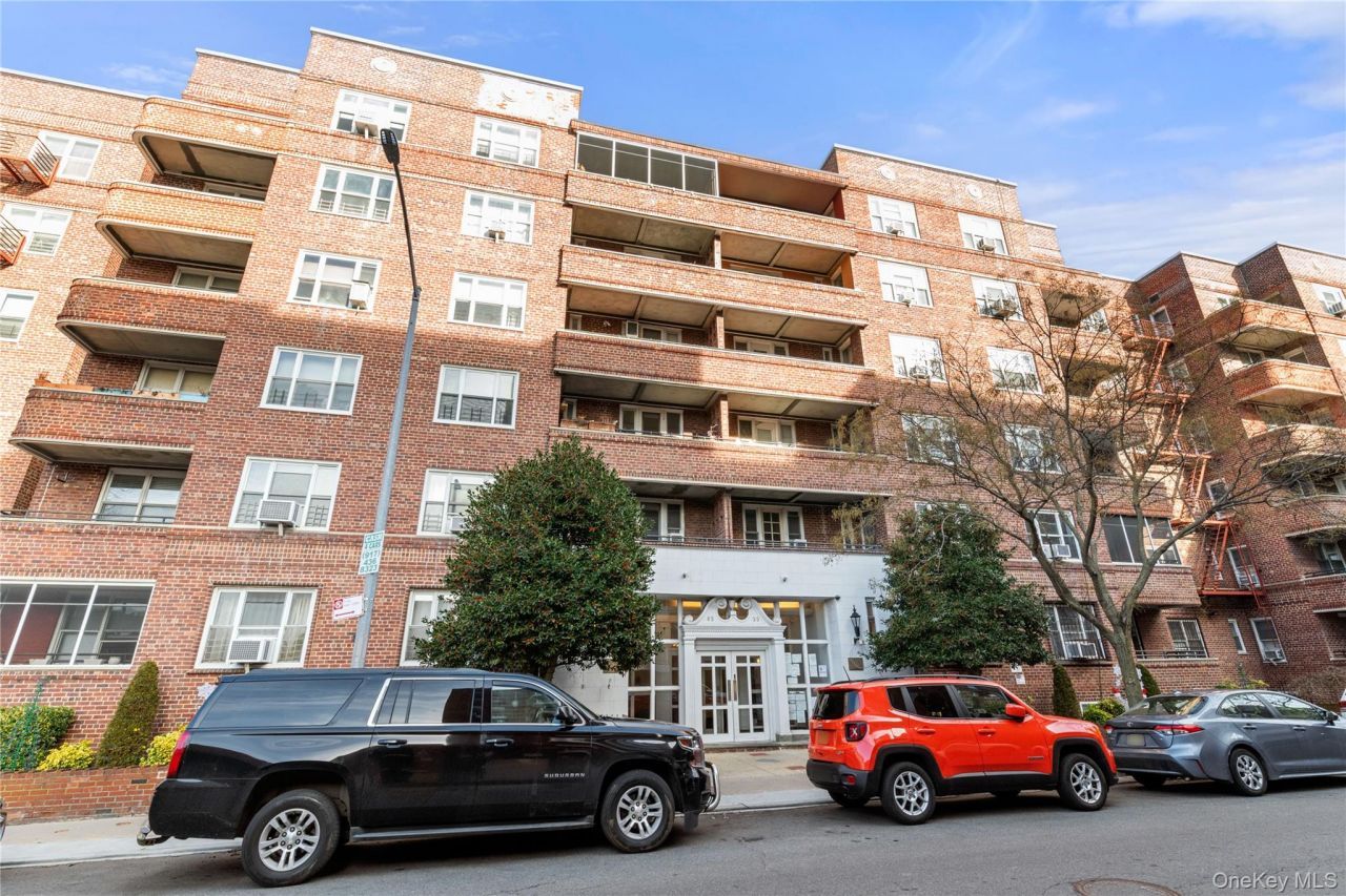 83-33 Austin Street, Unit 3D, Kew Gardens, NY 11415 Main Photo