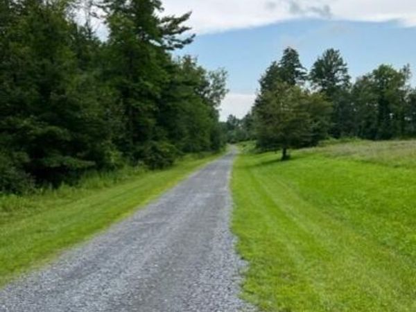 10 Dayspring Lane, Stillwater, NY 12170