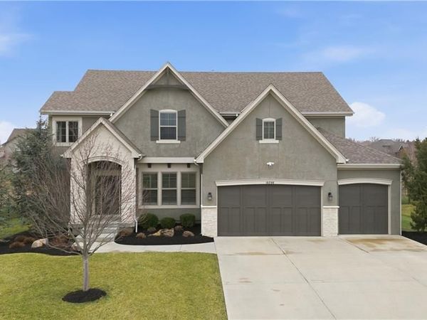 16200 Stearns Street, Overland Park, KS 66221