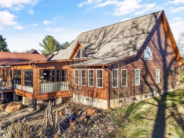 1956 Pittman Center Rd, Sevierville, TN 37876