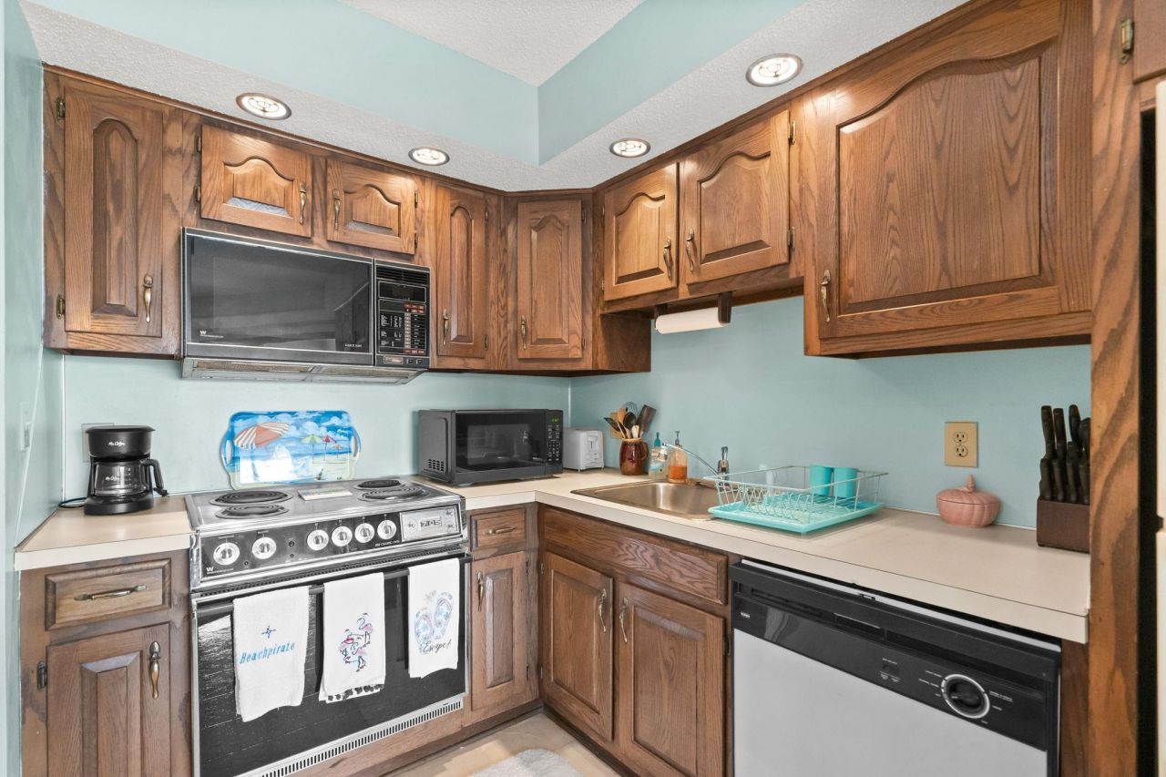 1801 N Ocean Blvd. Photo 16