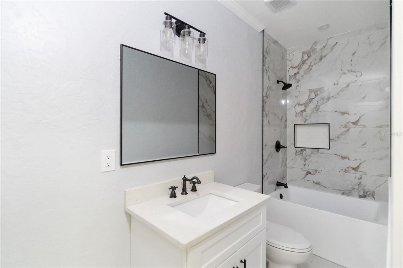 1715 6th Avenue W, Bradenton, FL 34205 Photo