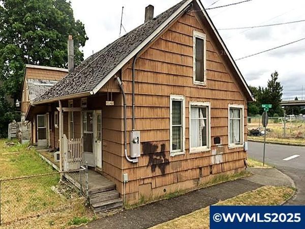 596 14th St SE, Salem, OR 97301