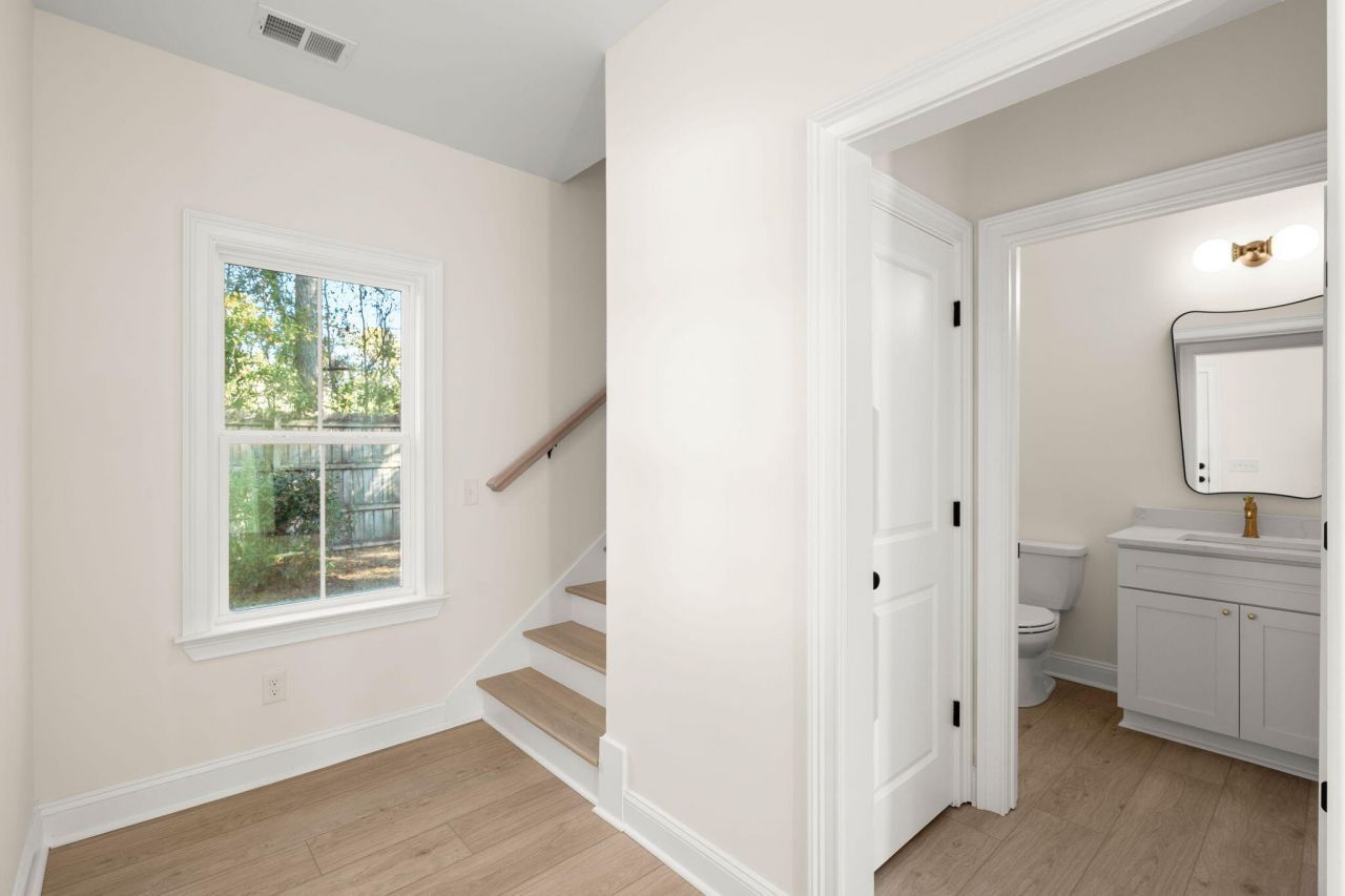 1053 5th Avenue Photo 12