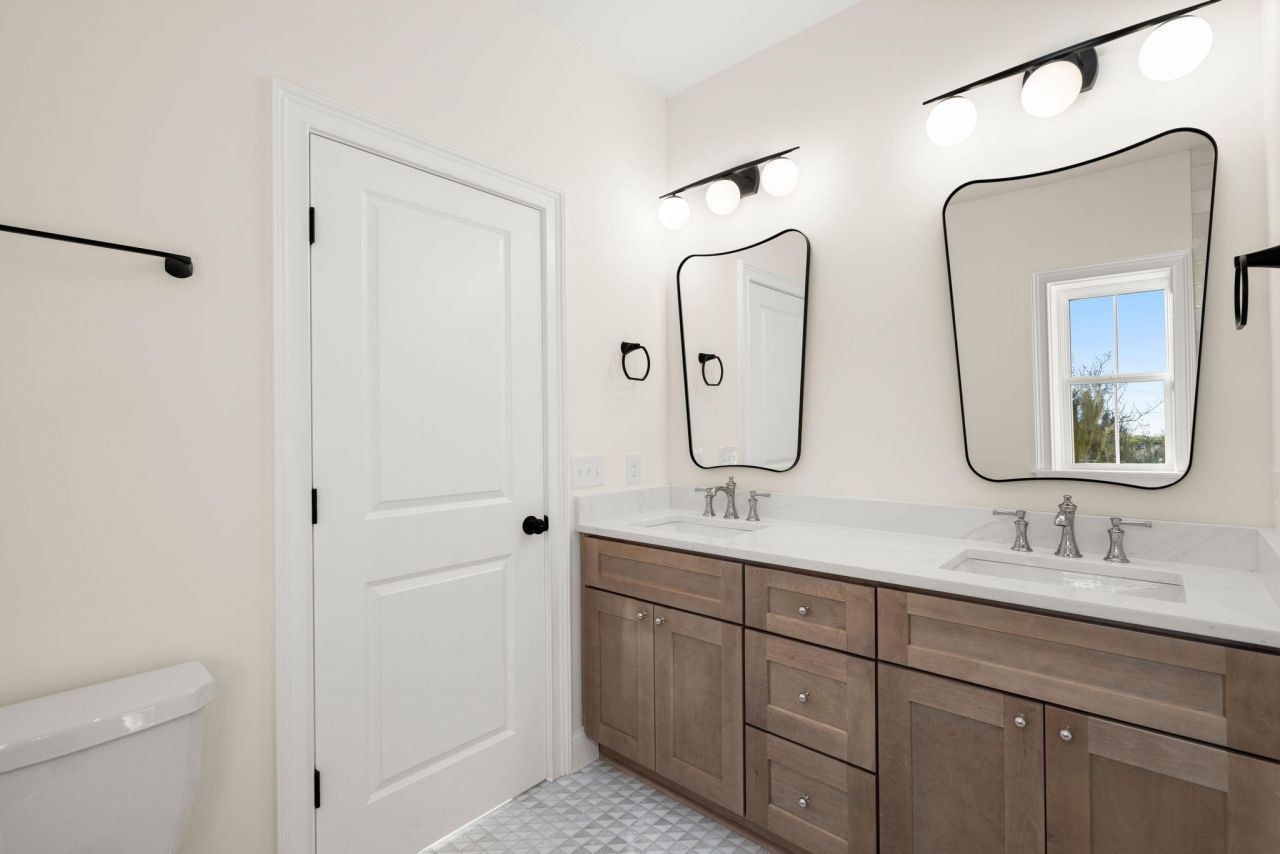 1053 5th Avenue Photo 17