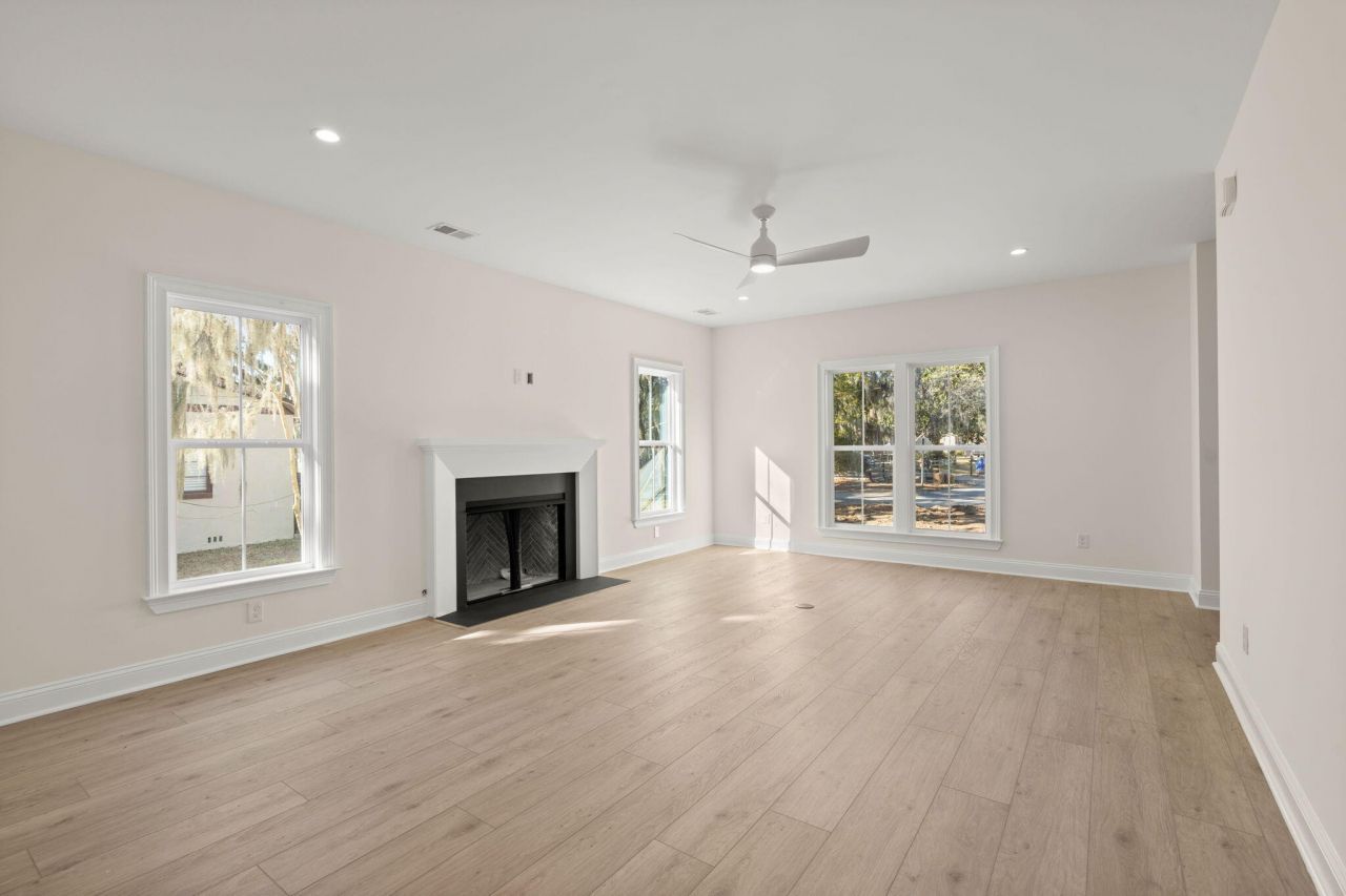 1053 5th Avenue Photo 4