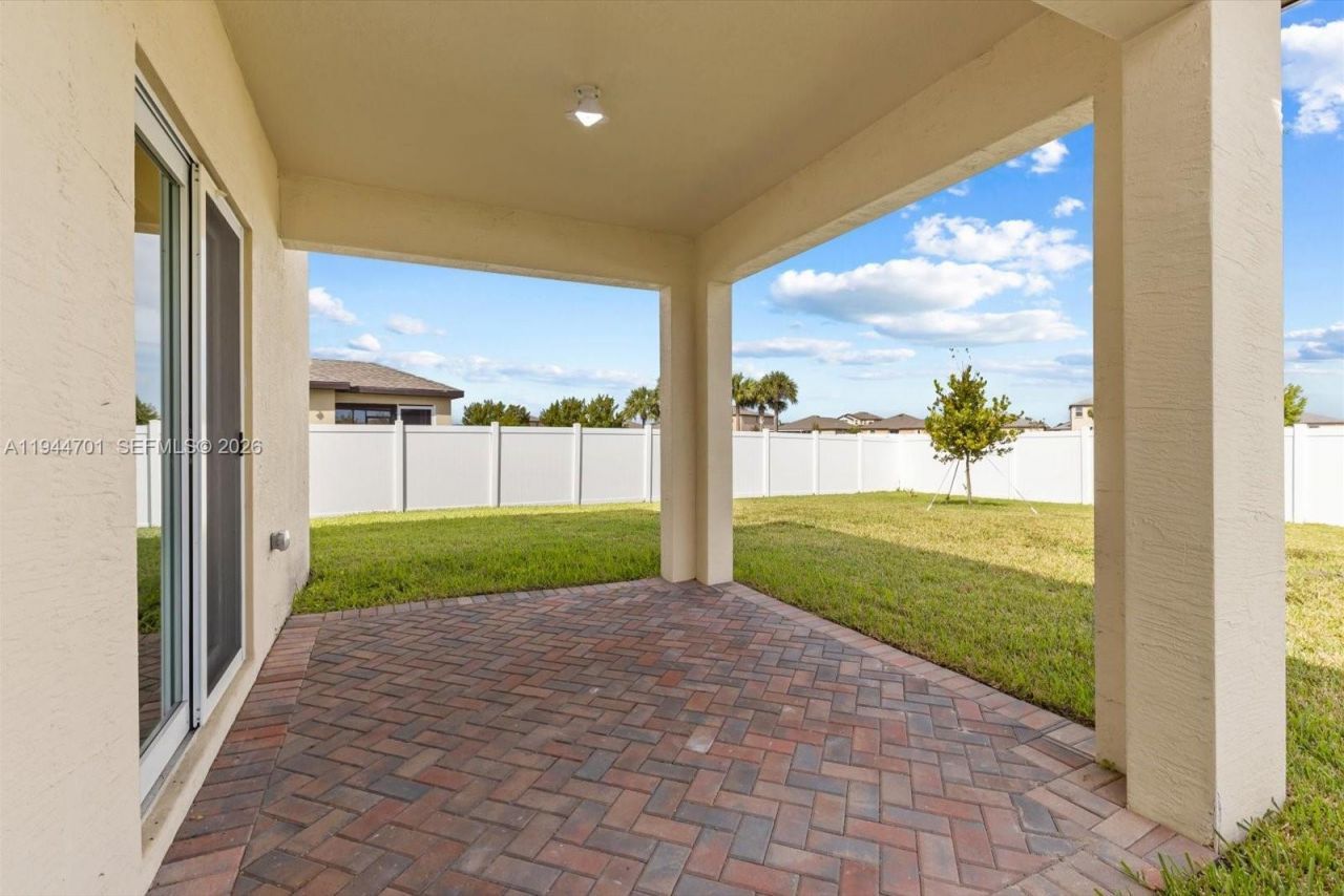 996 Bent Creek Dr, Fort Pierce, FL 34947 Photo