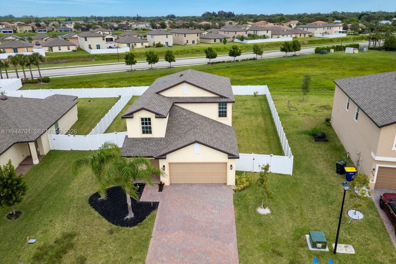 996 Bent Creek Dr, Fort Pierce, FL 34947 Photo