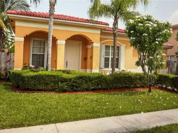 2103 NE 38th Rd, Homestead, FL 33033