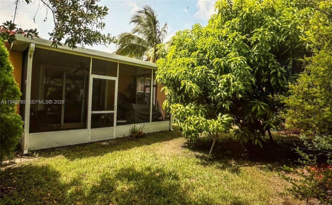 2103 NE 38th Rd, Homestead, FL 33033 Photo