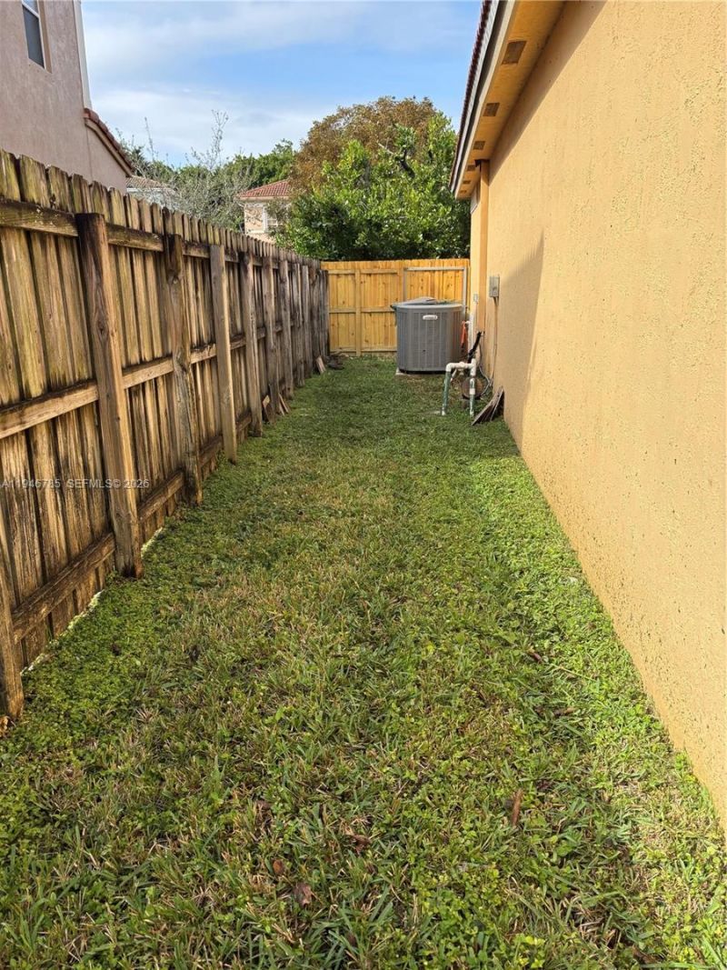 2103 NE 38th Rd, Homestead, FL 33033 Photo