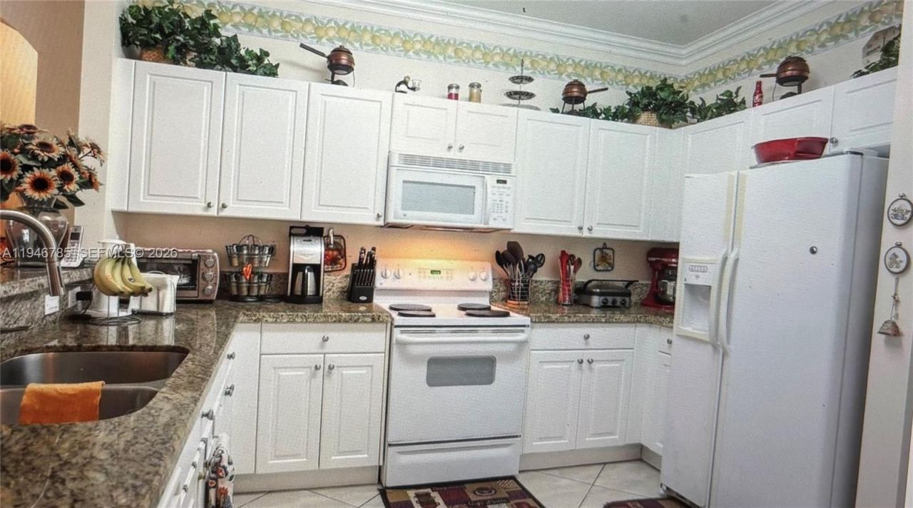 2103 NE 38th Rd, Homestead, FL 33033 Photo