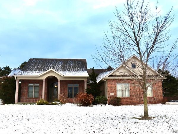 6273 Boulder Drive, Flushing, MI 48433