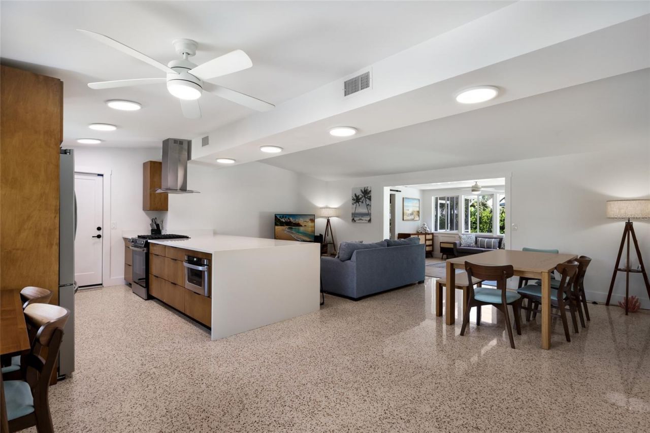 306 66th Street, Holmes Beach, FL 34217 Photo