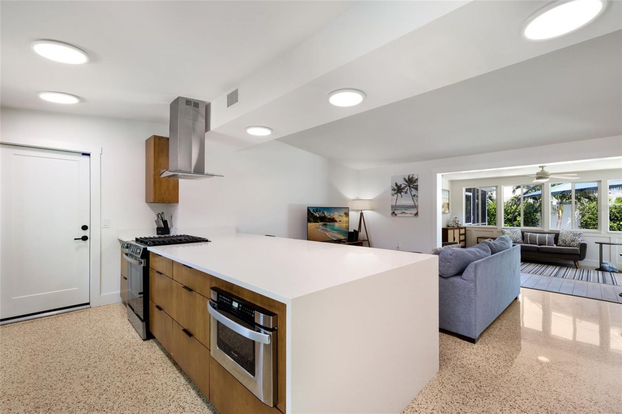 306 66th Street, Holmes Beach, FL 34217 Photo