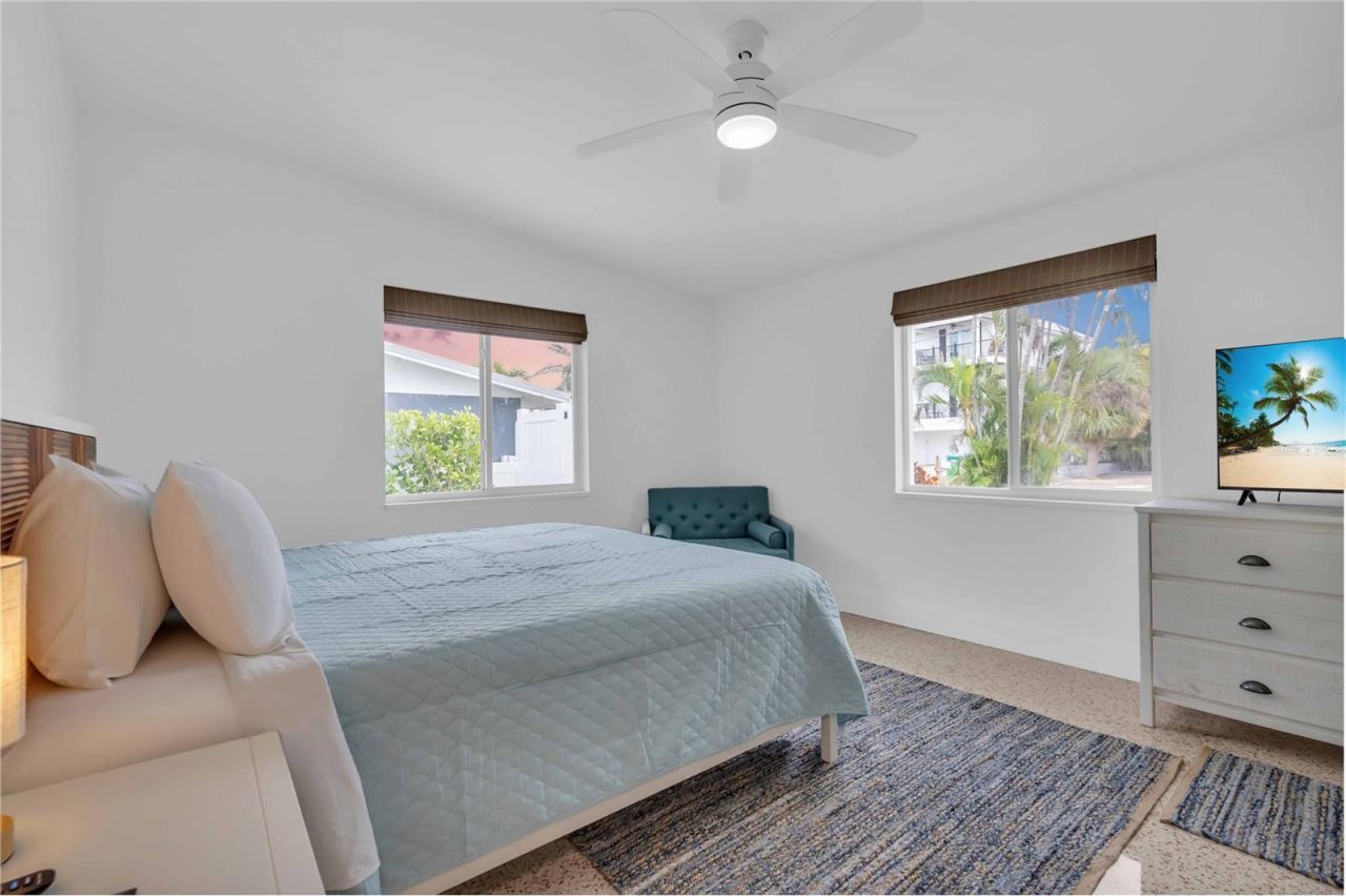 306 66th Street, Holmes Beach, FL 34217 Photo