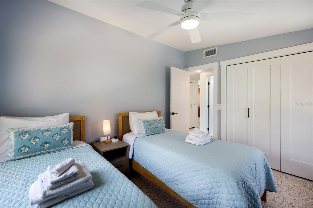 306 66th Street, Holmes Beach, FL 34217 Photo