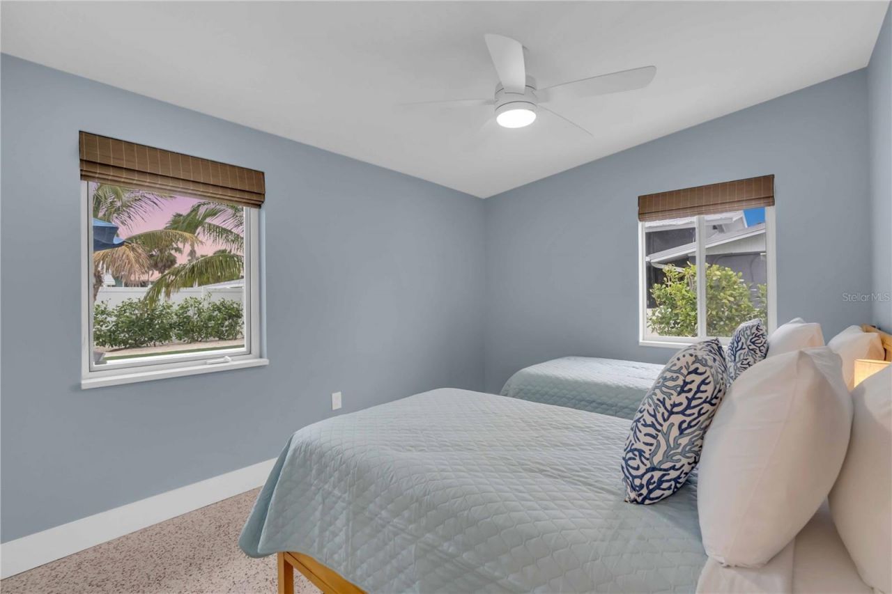 306 66th Street, Holmes Beach, FL 34217 Photo