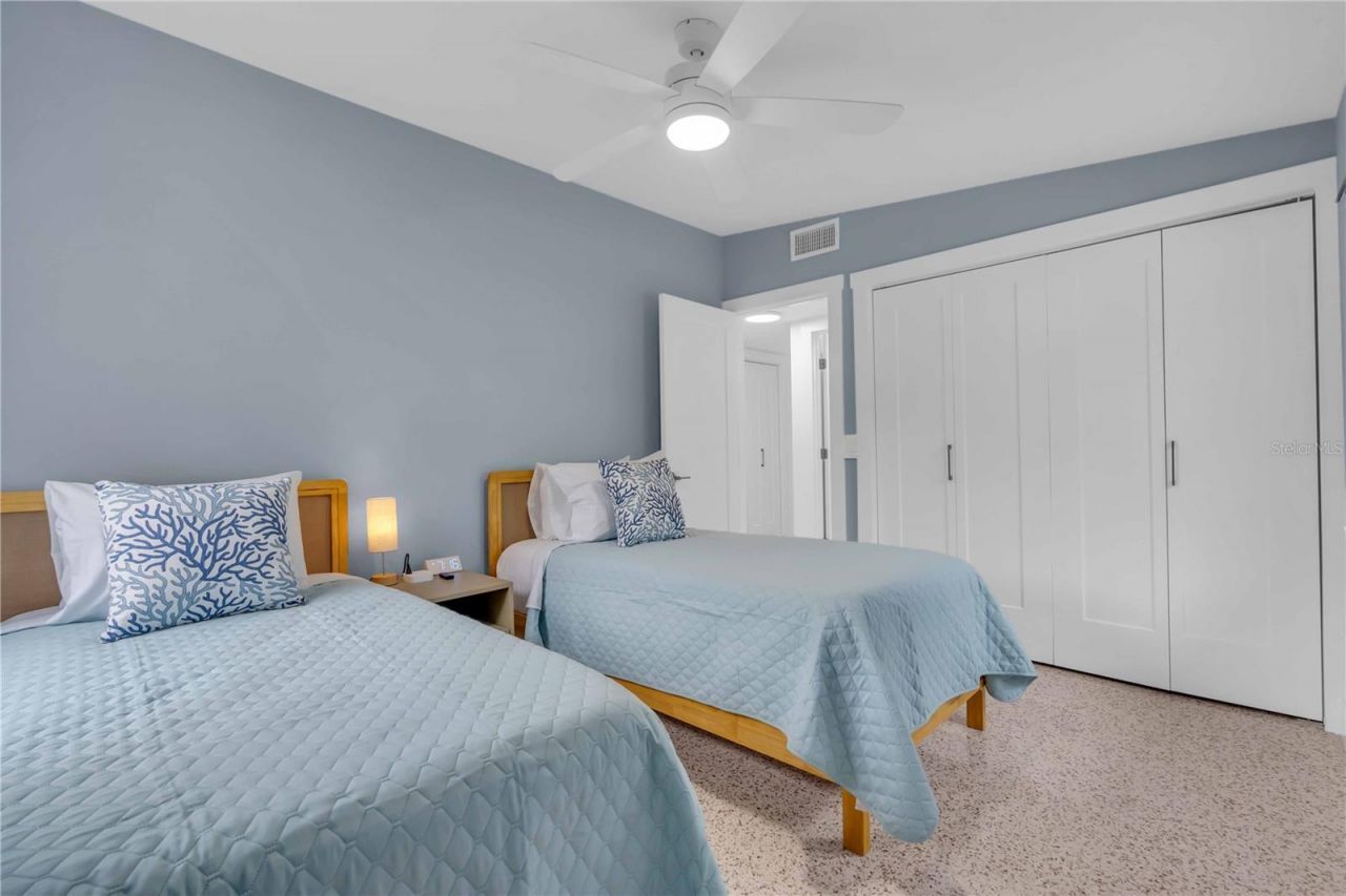 306 66th Street, Holmes Beach, FL 34217 Photo