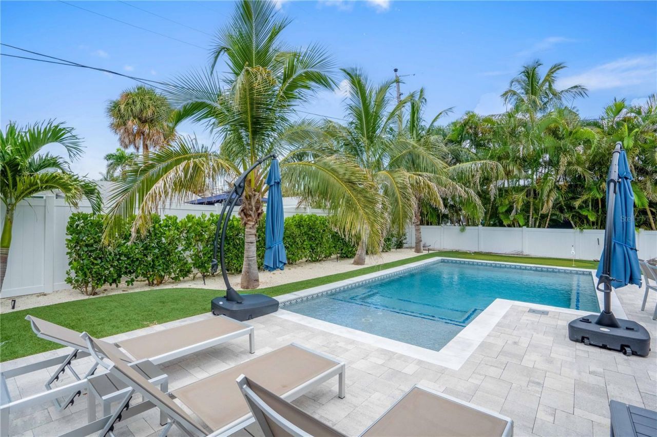 306 66th Street, Holmes Beach, FL 34217 Photo