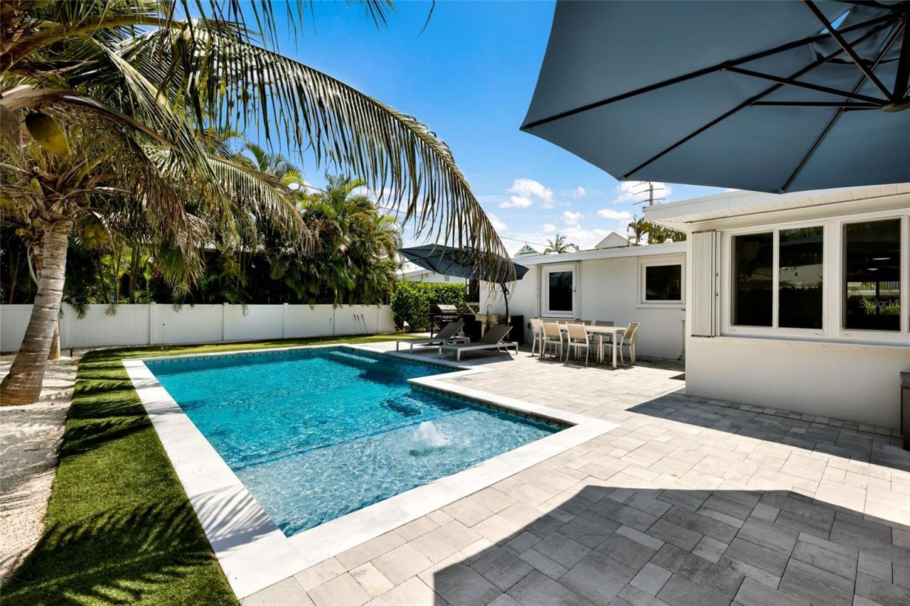 306 66th Street, Holmes Beach, FL 34217 Photo