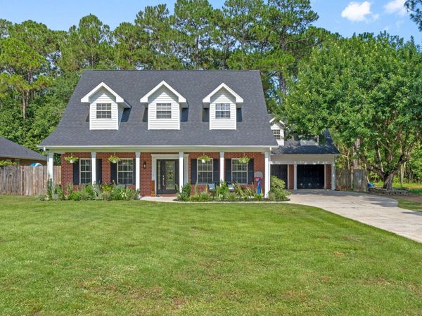 3228 Mcmillan Creek Drive, Milton, FL 32583