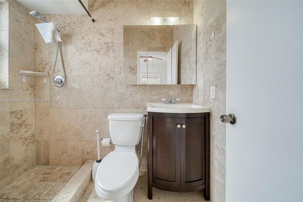 2205 SW 13th St, Unit B, Miami, FL 33145 Photo