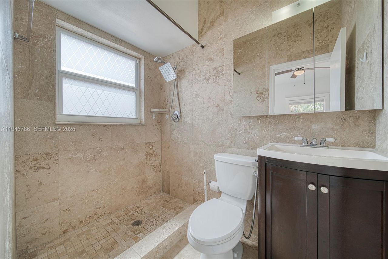 2205 SW 13th St, Unit B, Miami, FL 33145 Photo