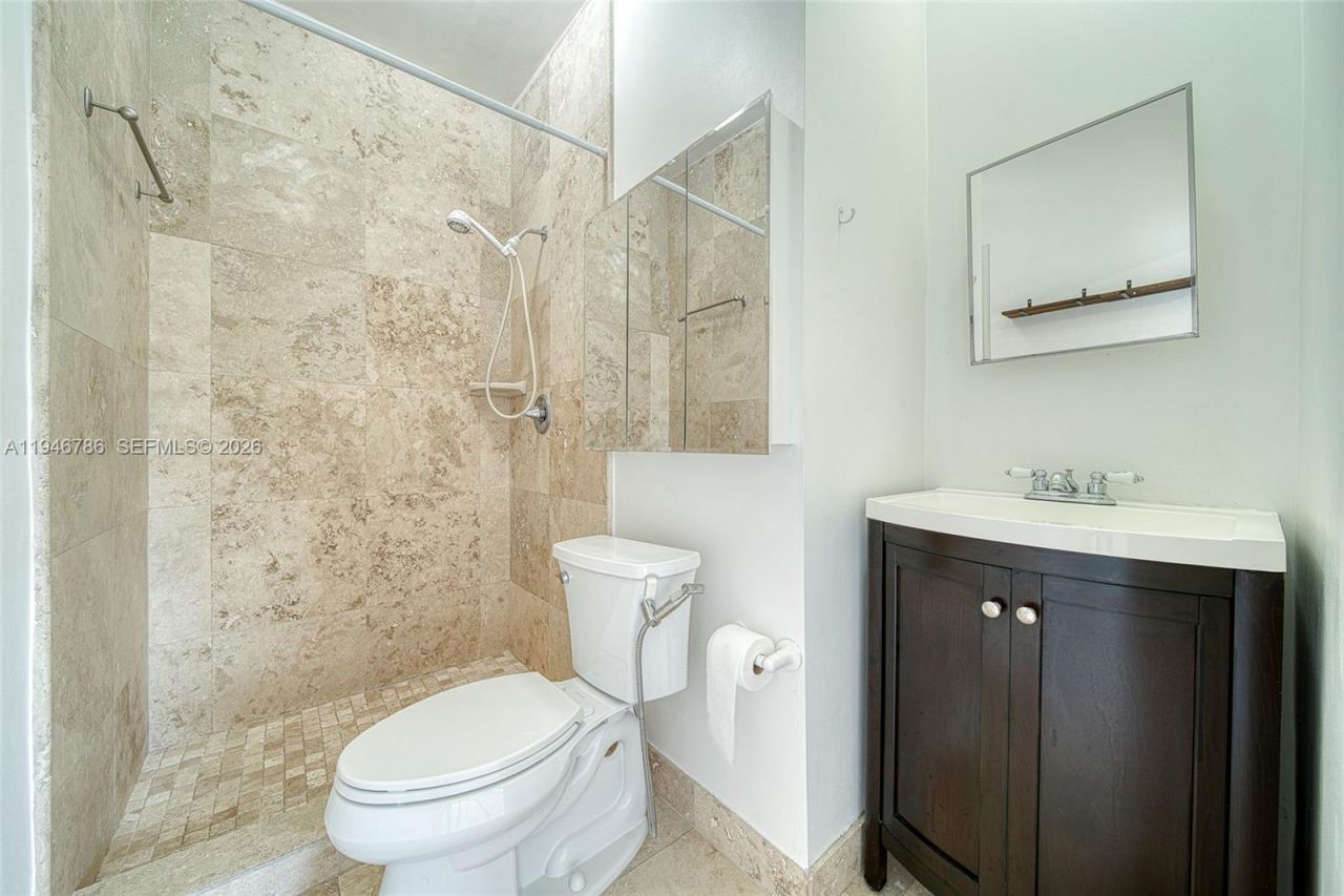 2205 SW 13th St, Unit B, Miami, FL 33145 Photo