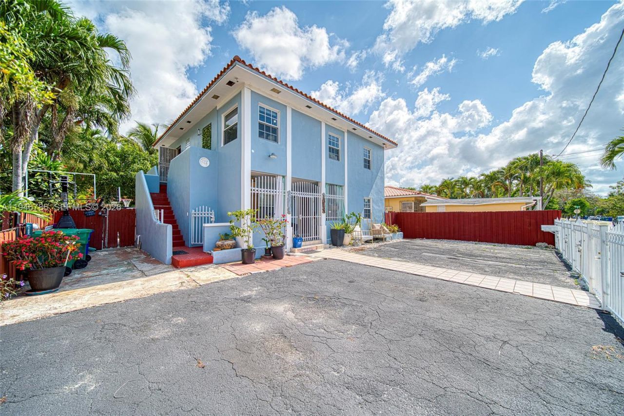 2205 SW 13th St, Unit B, Miami, FL 33145 Photo