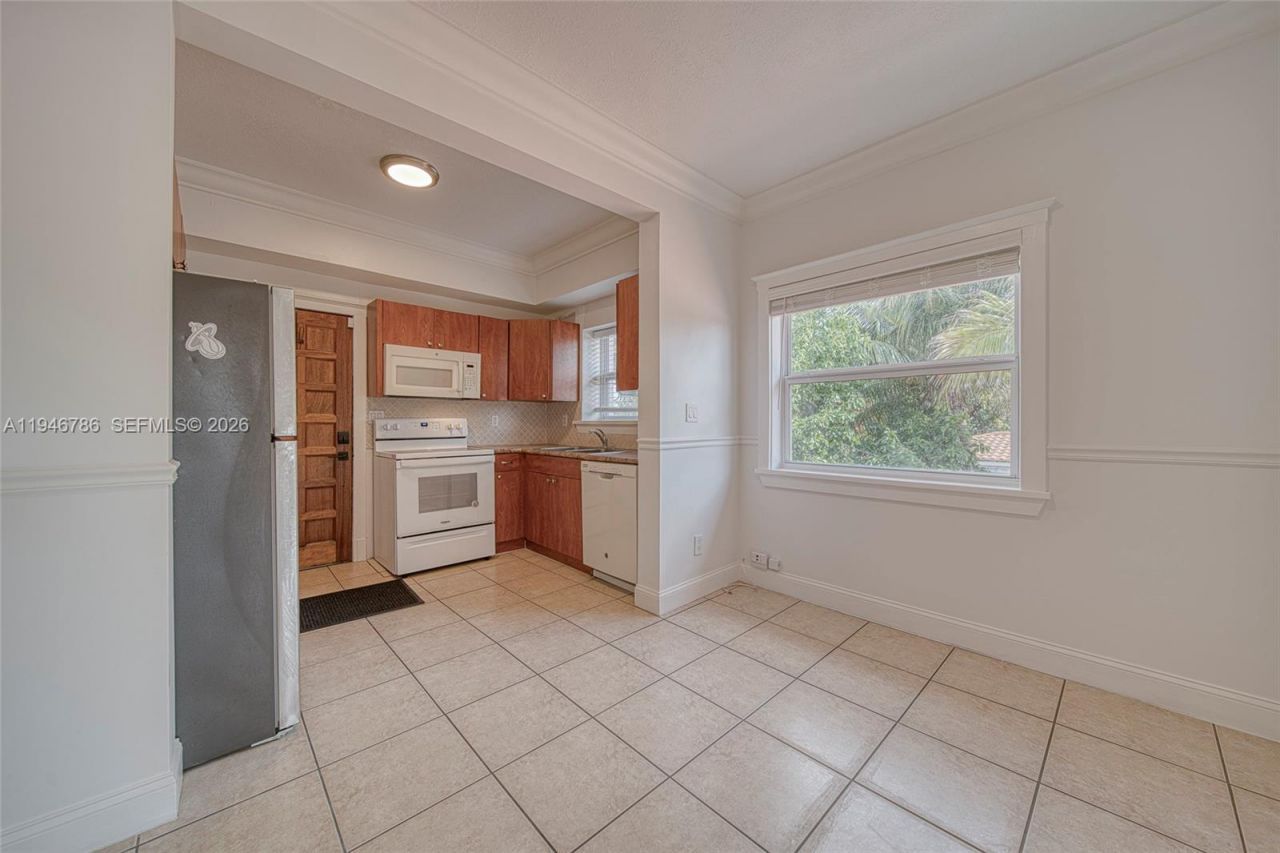 2205 SW 13th St, Unit B, Miami, FL 33145 Photo