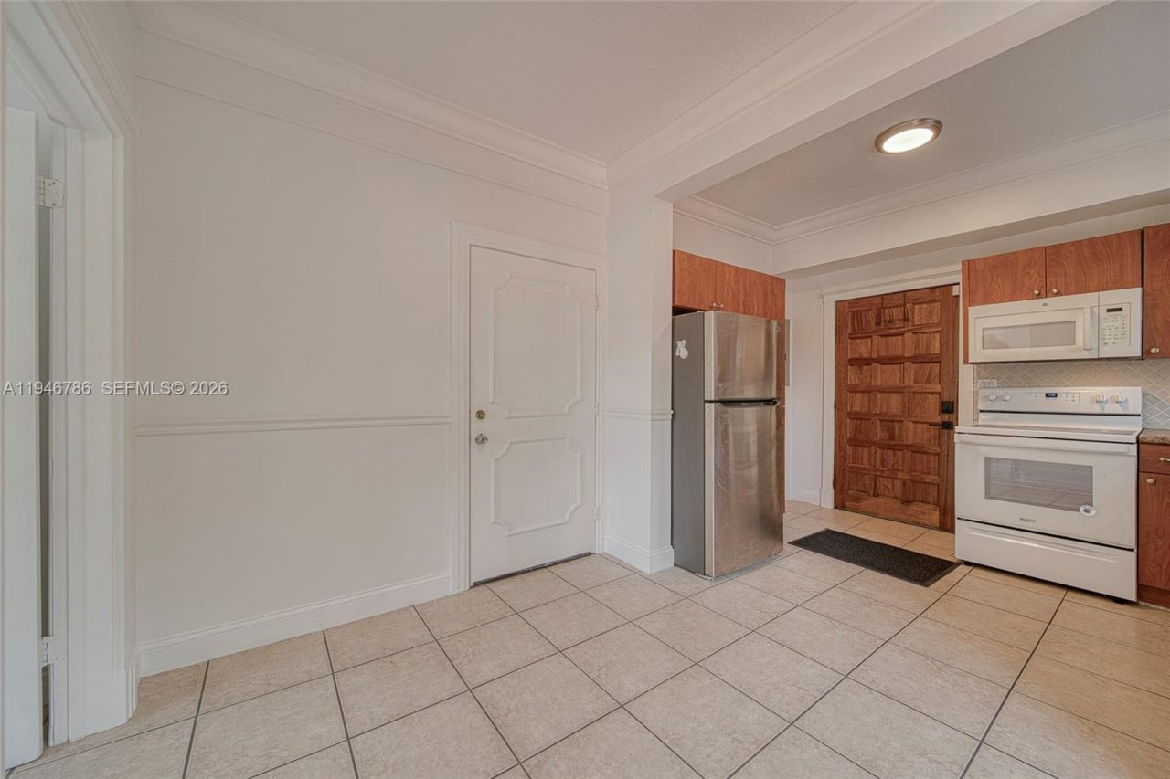 2205 SW 13th St, Unit B, Miami, FL 33145 Photo