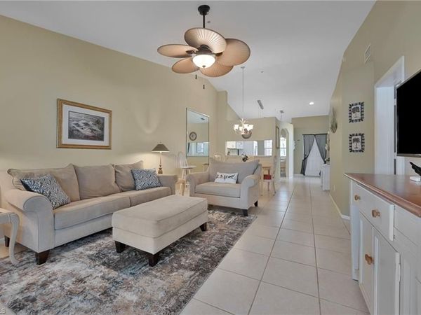 6496 Huntington Lakes CIR, Unit 201, NAPLES, FL 34119