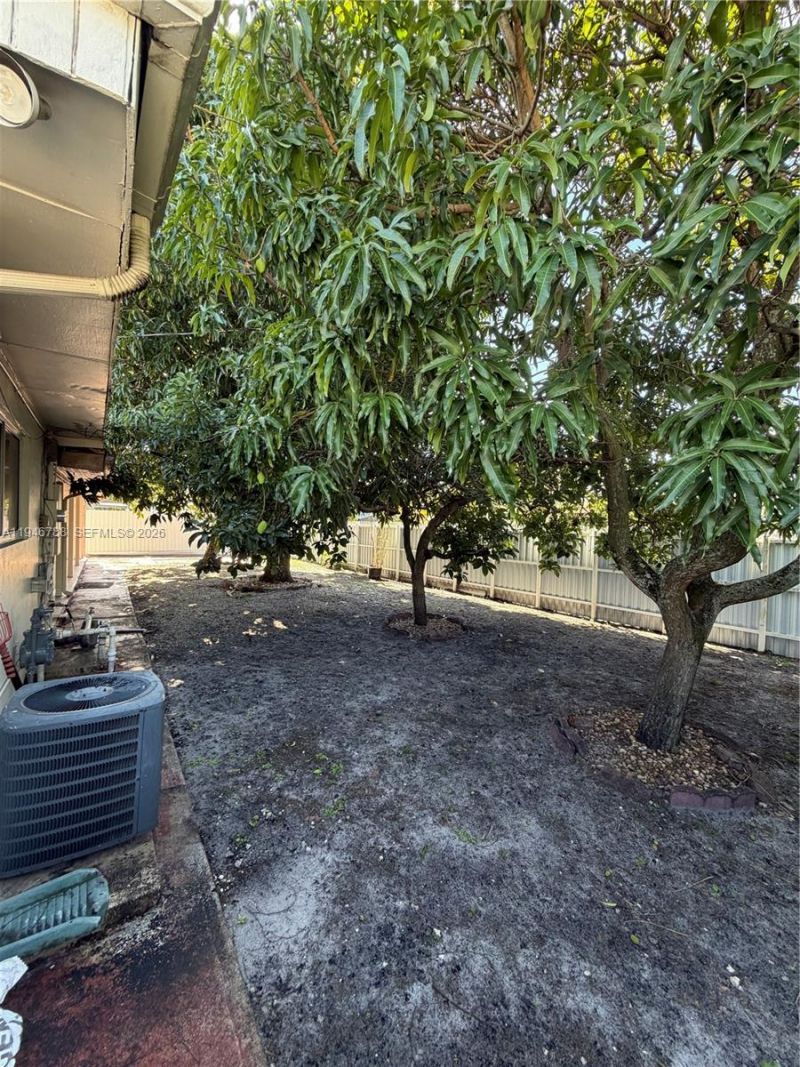 6090 W 5th Ln, Hialeah, FL 33012 Photo