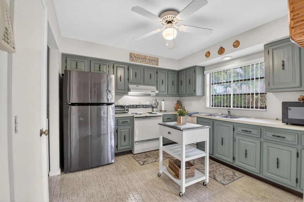 4972 Dovewood Road, Unit B, Boynton Beach, FL 33436 Photo