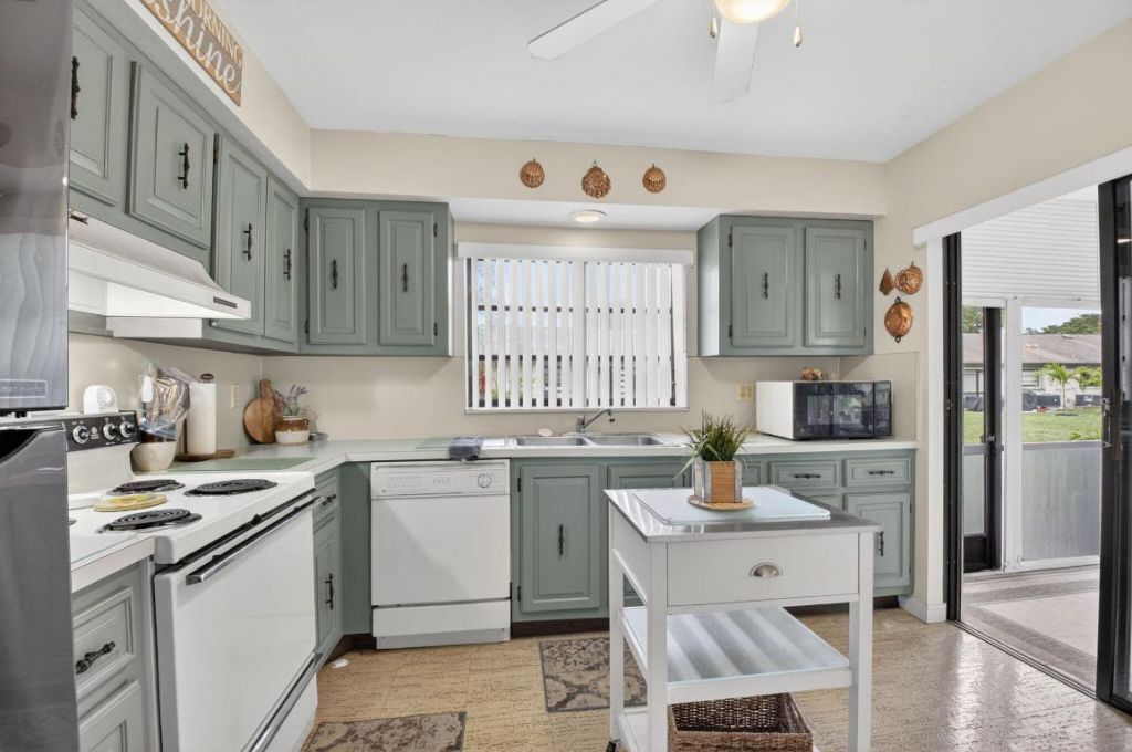 4972 Dovewood Road, Unit B, Boynton Beach, FL 33436 Photo