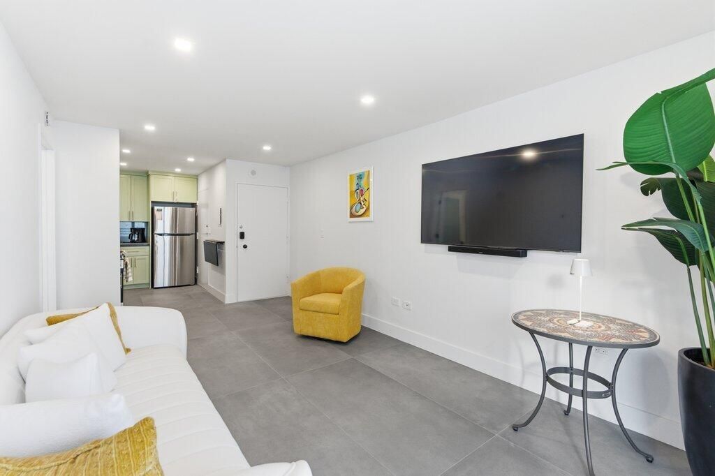 5555 Collins Avenue, Unit 16p, Miami Beach, FL 33140 Photo