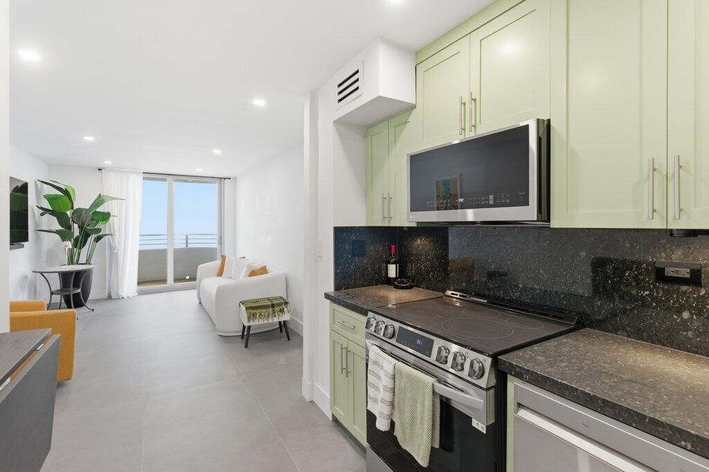 5555 Collins Avenue, Unit 16p, Miami Beach, FL 33140 Photo