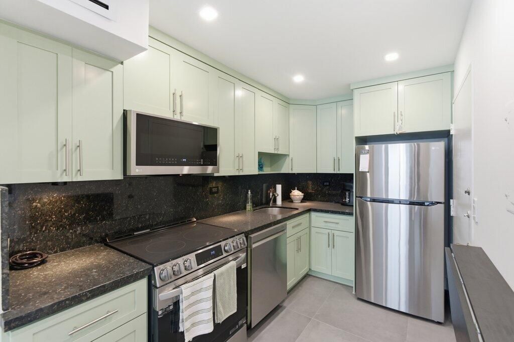5555 Collins Avenue, Unit 16p, Miami Beach, FL 33140 Photo