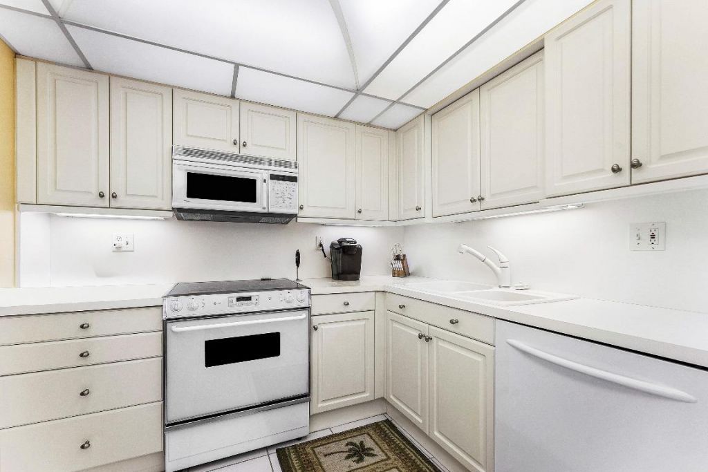 3125 NE 48th Court, Unit 220, Lighthouse Point, FL 33064 Photo