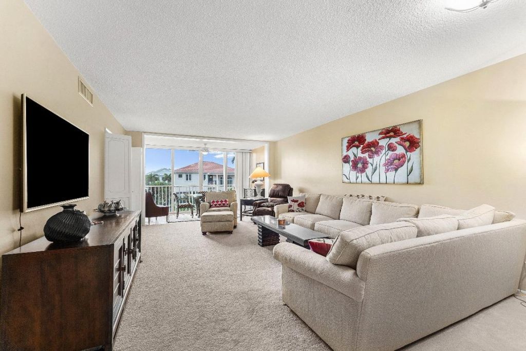 3125 NE 48th Court, Unit 220, Lighthouse Point, FL 33064 Photo