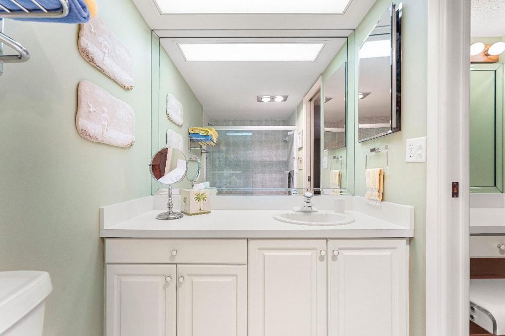 3125 NE 48th Court, Unit 220, Lighthouse Point, FL 33064 Photo