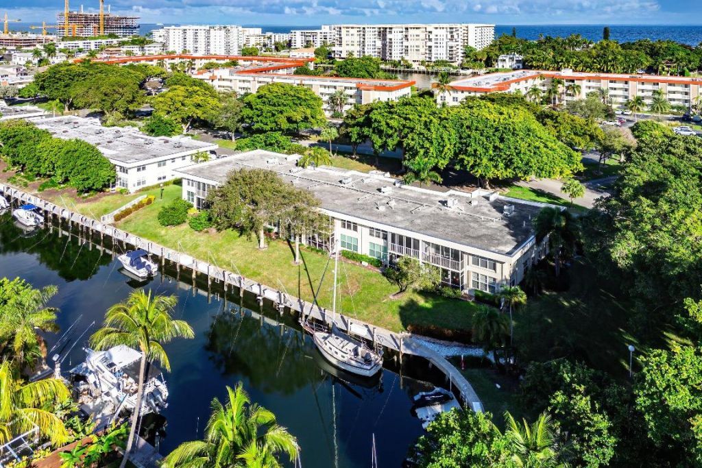 3125 NE 48th Court, Unit 220, Lighthouse Point, FL 33064 Photo